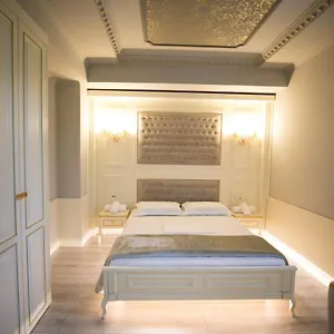 Lotus فندق